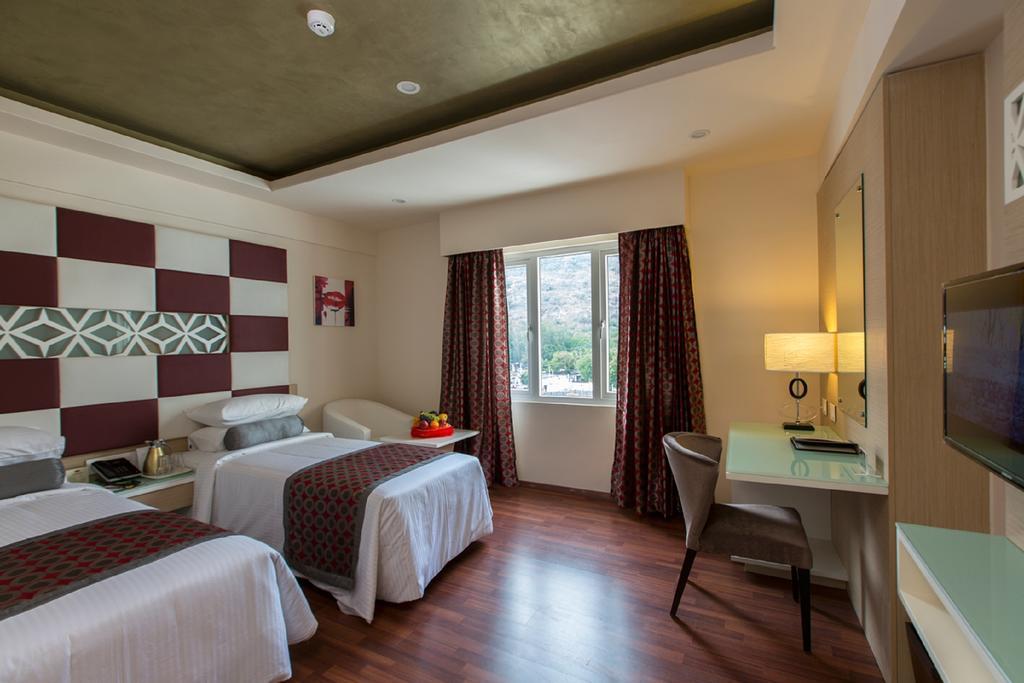 Hotel Pai Viceroy Tirupati Exterior foto