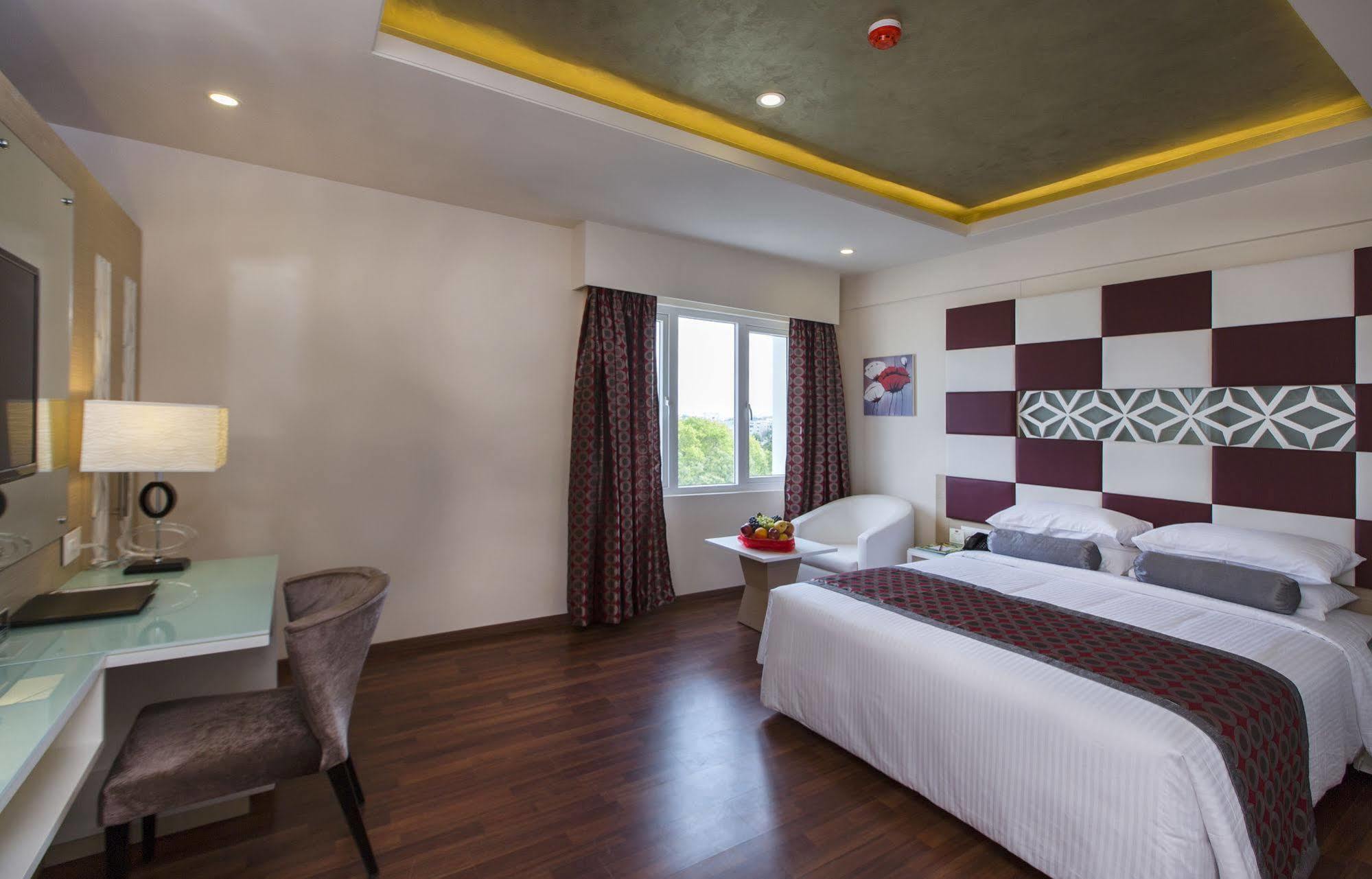Hotel Pai Viceroy Tirupati Exterior foto