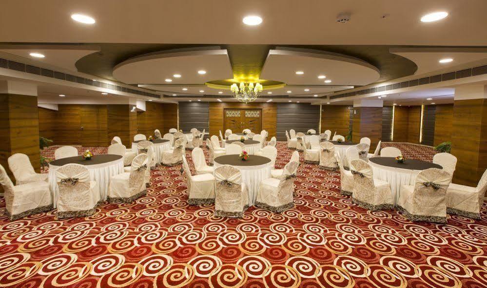 Hotel Pai Viceroy Tirupati Exterior foto